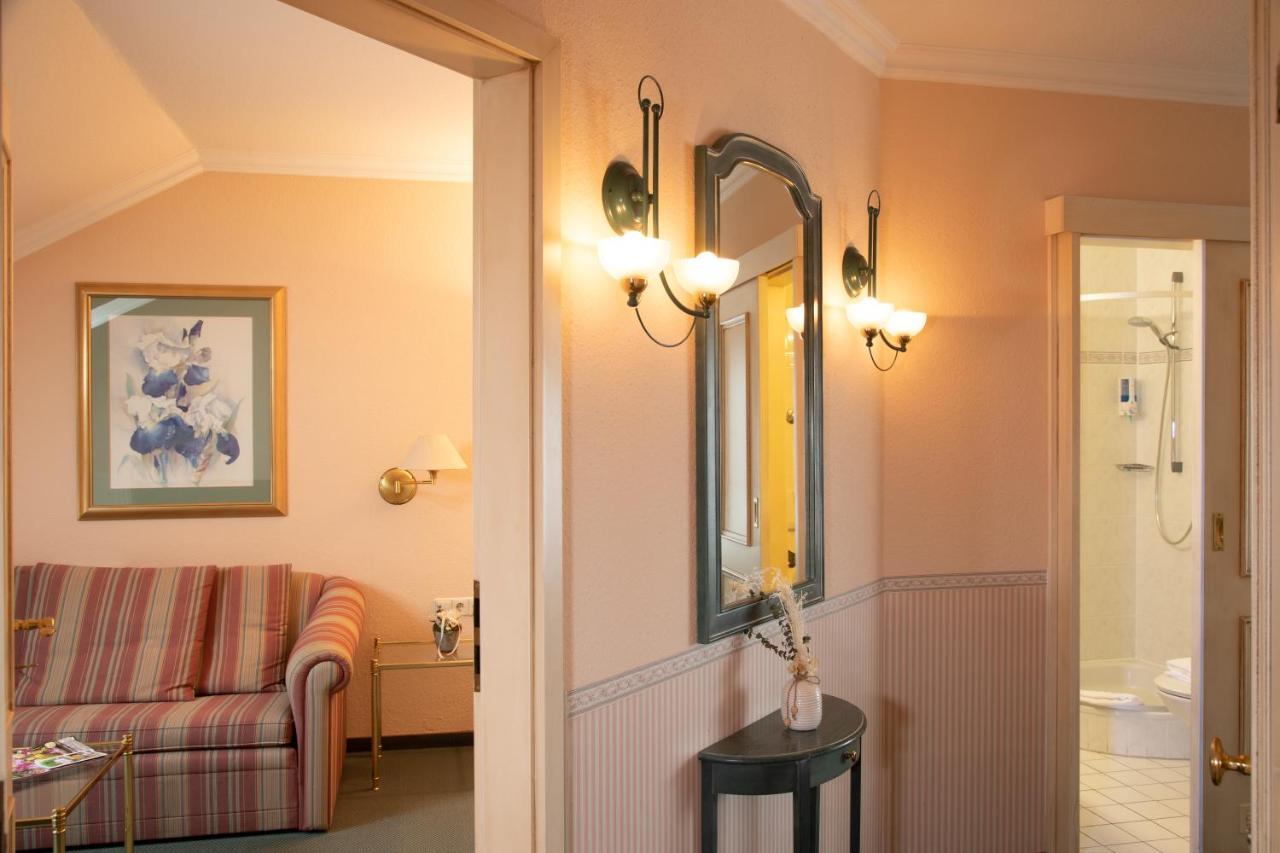 Hotel Alter Weissbraeu باد بيرنباخ المظهر الخارجي الصورة