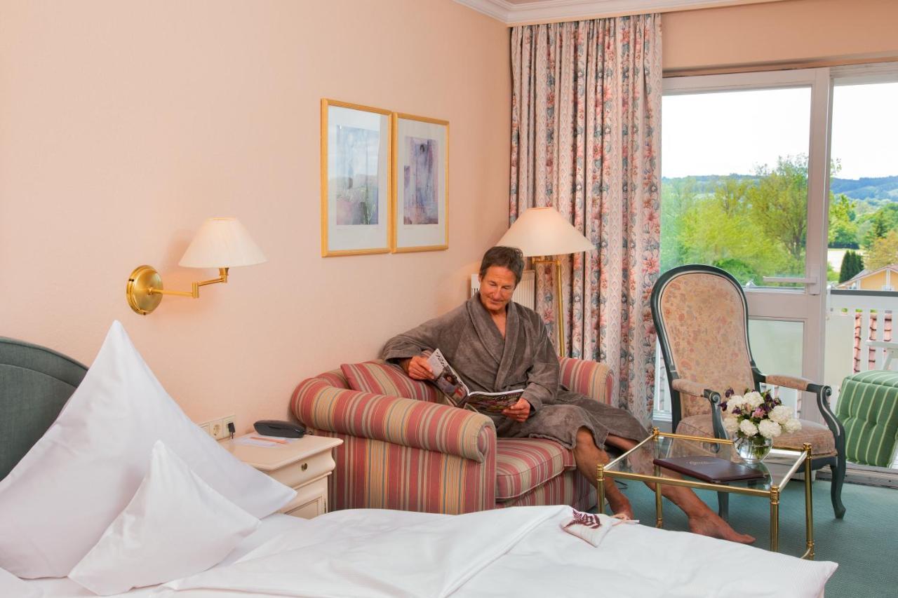 Hotel Alter Weissbraeu باد بيرنباخ المظهر الخارجي الصورة