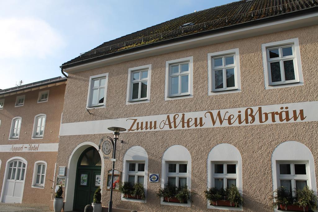 Hotel Alter Weissbraeu باد بيرنباخ المظهر الخارجي الصورة